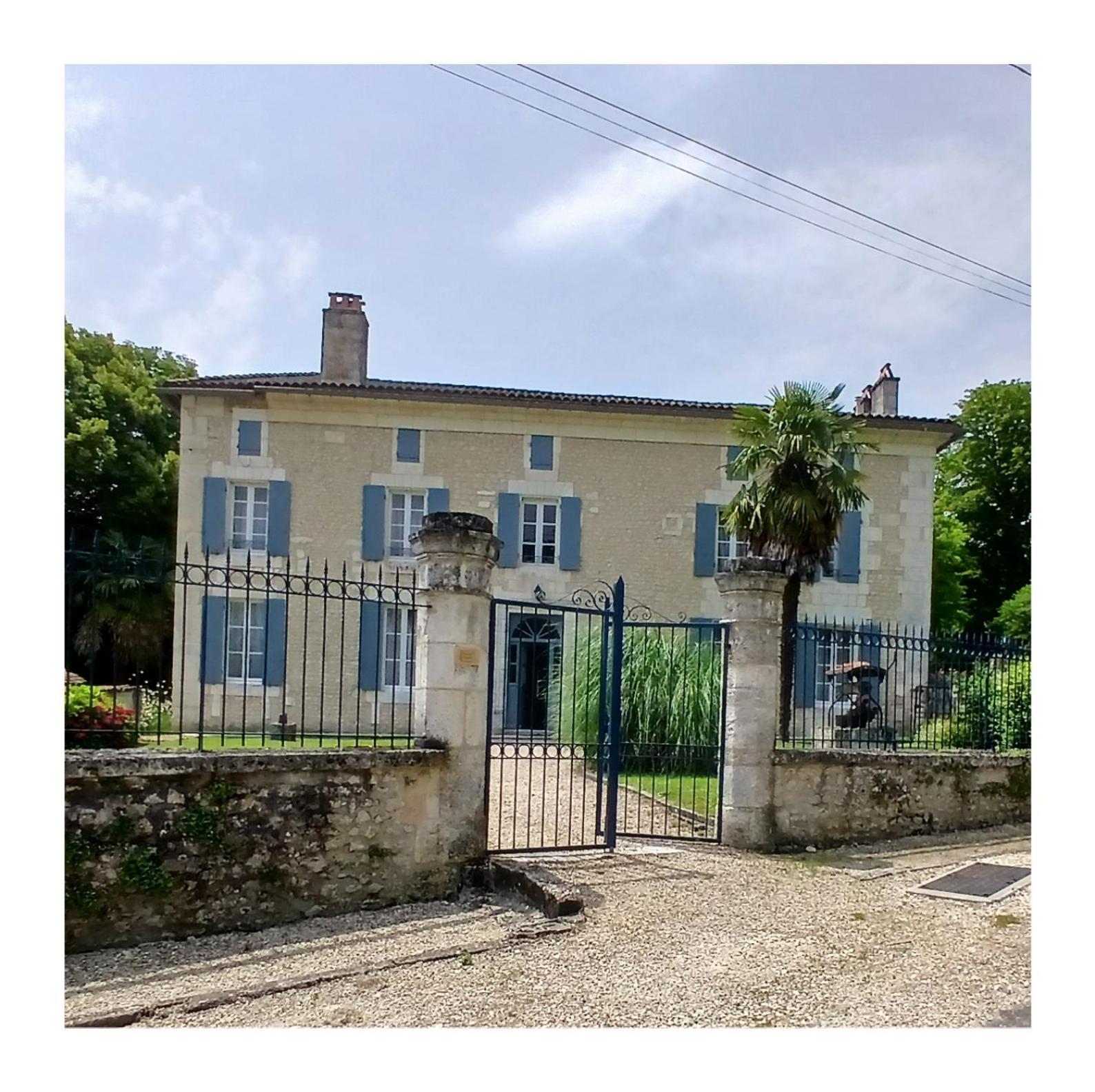 فيلا Langlade Estate Montboyer المظهر الخارجي الصورة